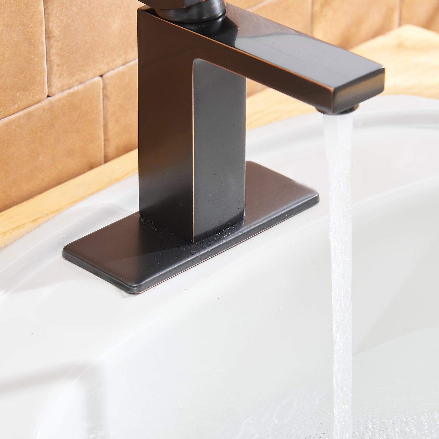 Classic Oil Rubbed Bronze Bathroom Faucet with Single Handle and Low-Arc Design