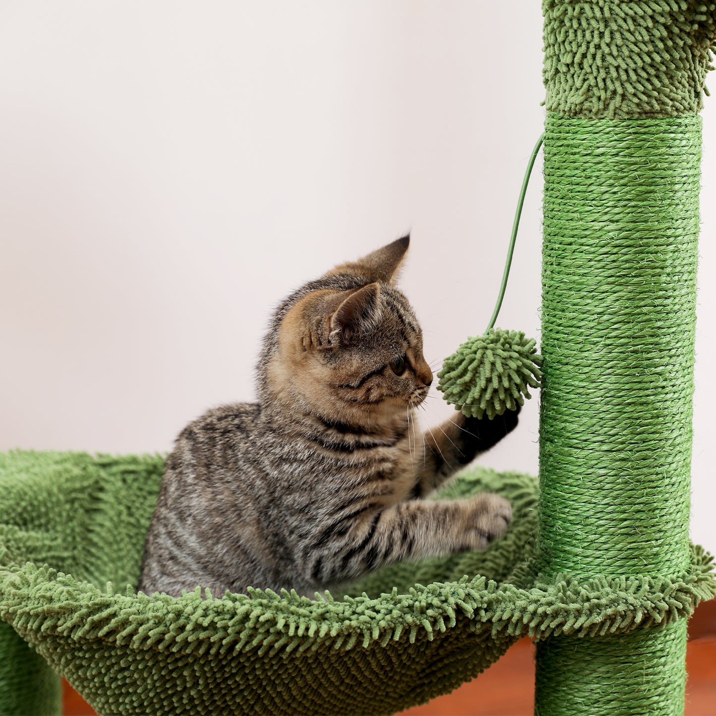 Cactus Cat Tree Cat Scratching Post with Hammock Play Tower, Full Wrapped Sisal Scratching Post for Cats 93.5cm Green