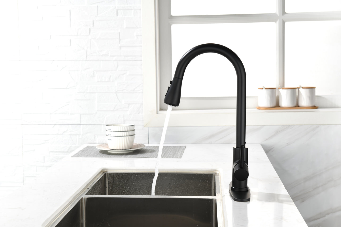 Kitchen Faucet with Pull Out Spraye