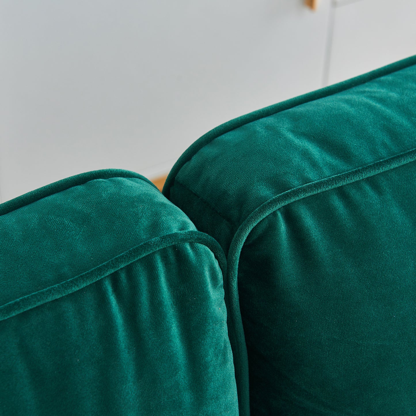 Emerald Velvet Button Tufted Sofa with 2 Throw Pillows, 70'' Modern for Living Room