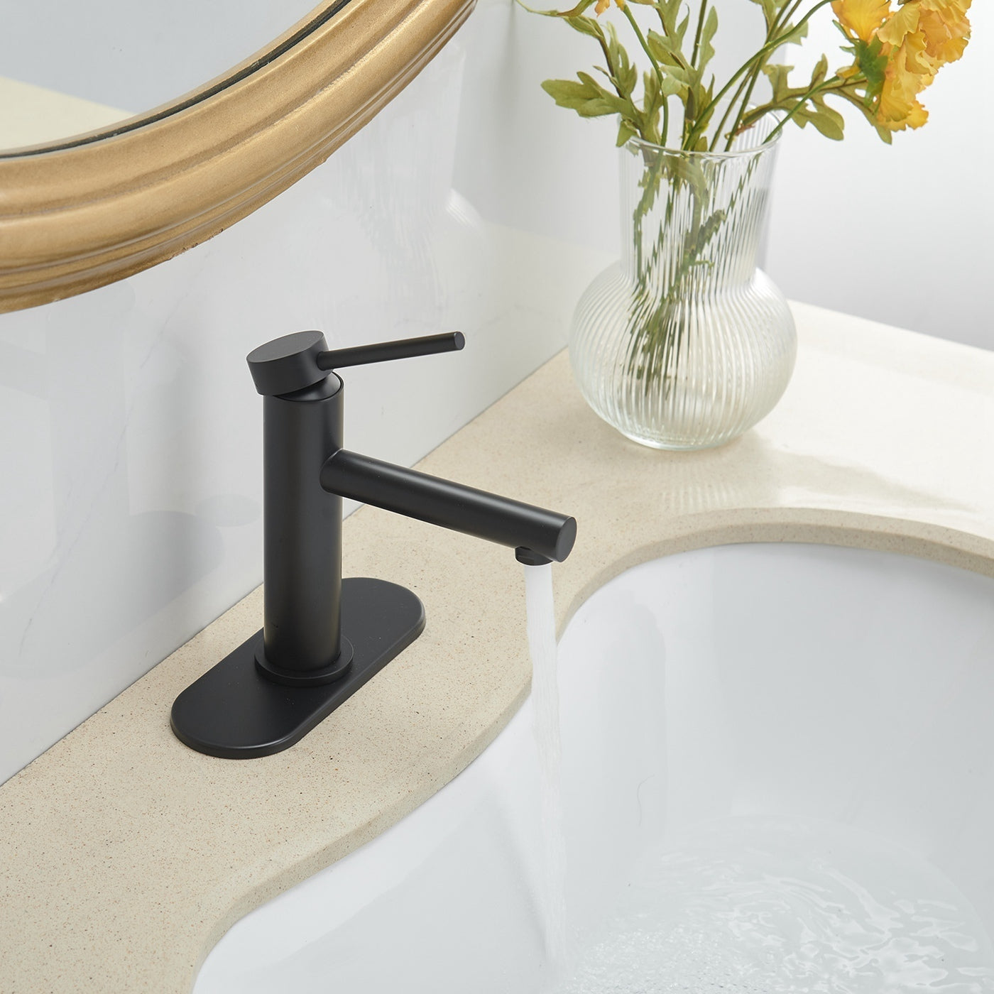 Matte Black Single-Handle Bathroom Faucet with Single Hole