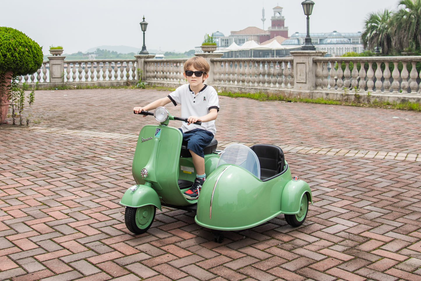 12V LICENSED Vespa Scooter Motorcycle with Side Car for kids, Green