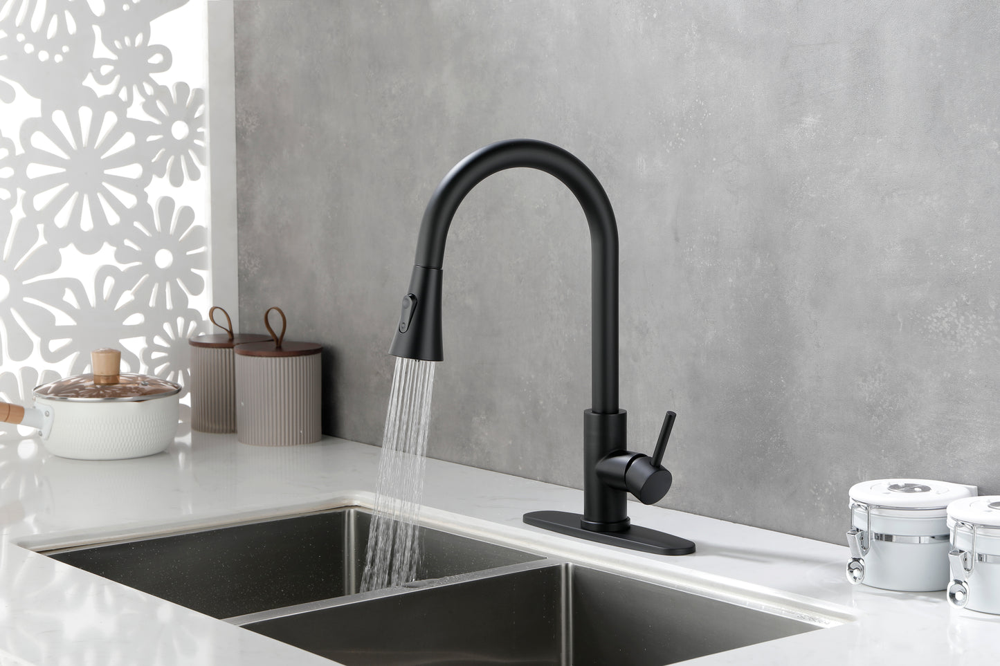 Kitchen Faucet with Pull Out Spraye