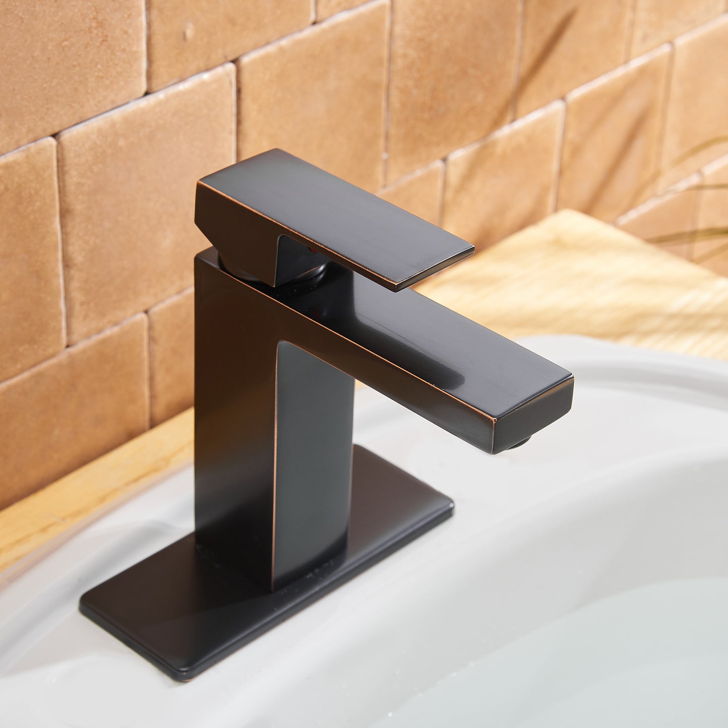 Classic Oil Rubbed Bronze Bathroom Faucet with Single Handle and Low-Arc Design