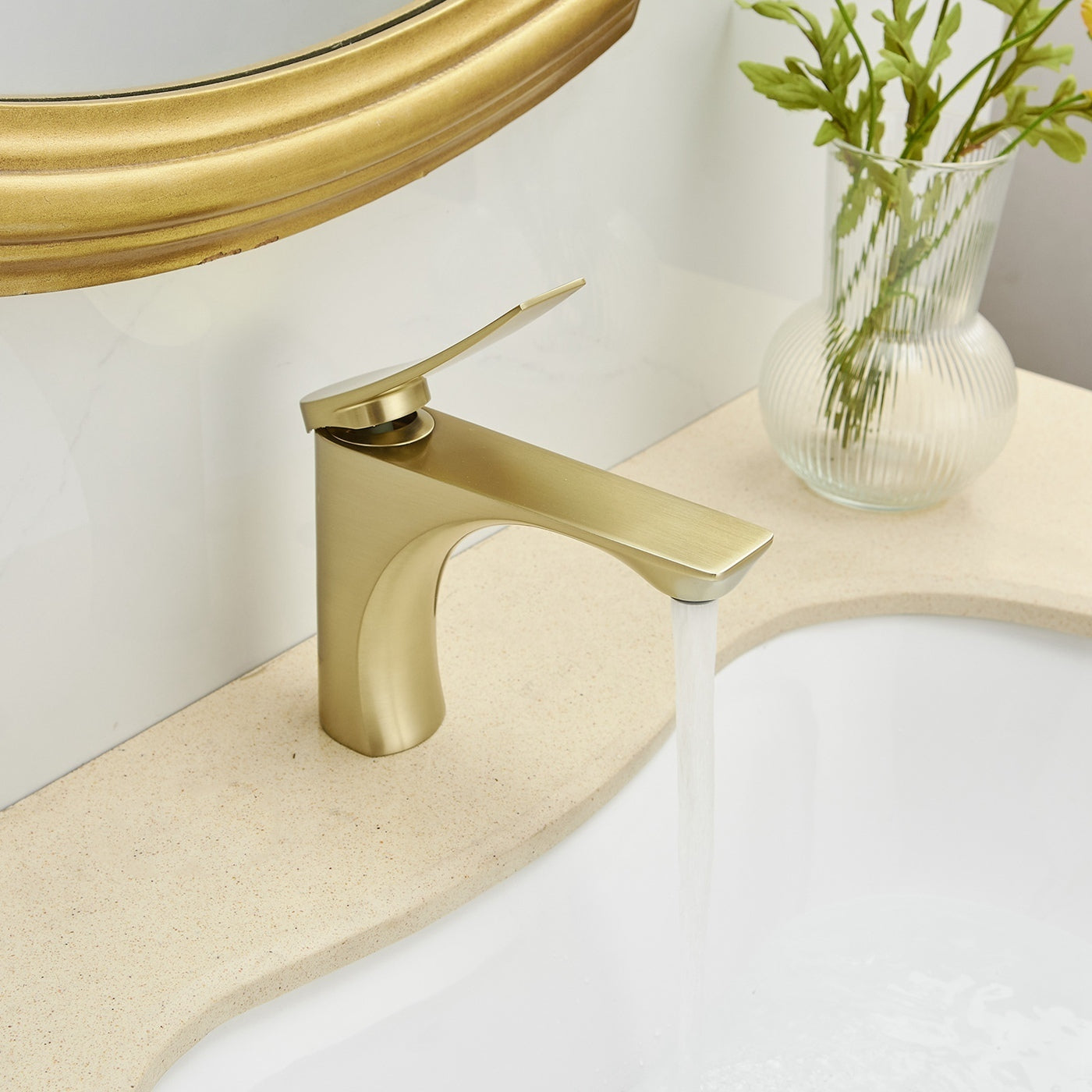 Luxurious Brushed Gold Bathroom Faucet with Single Handle