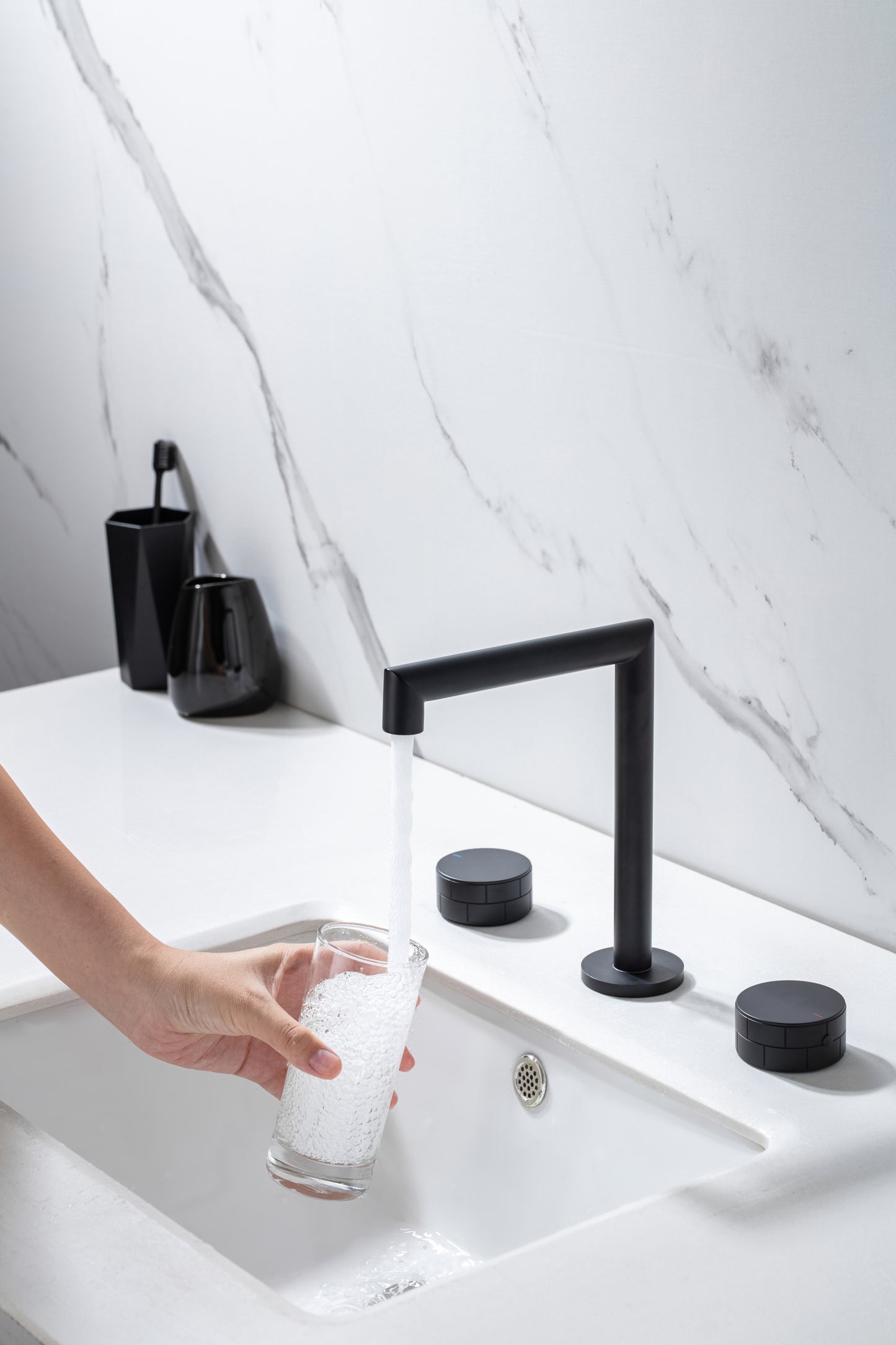 Modern Matte Black Bathroom Faucet