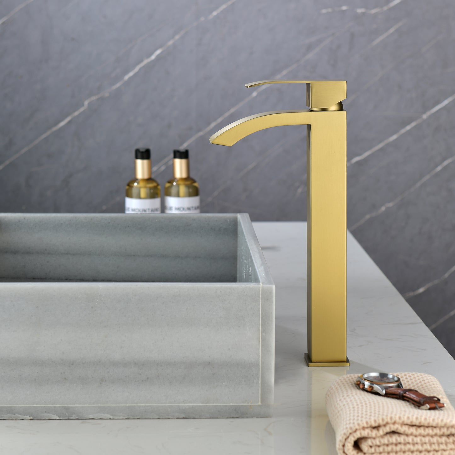 Elegant Brass Single Hole Bathroom Faucet