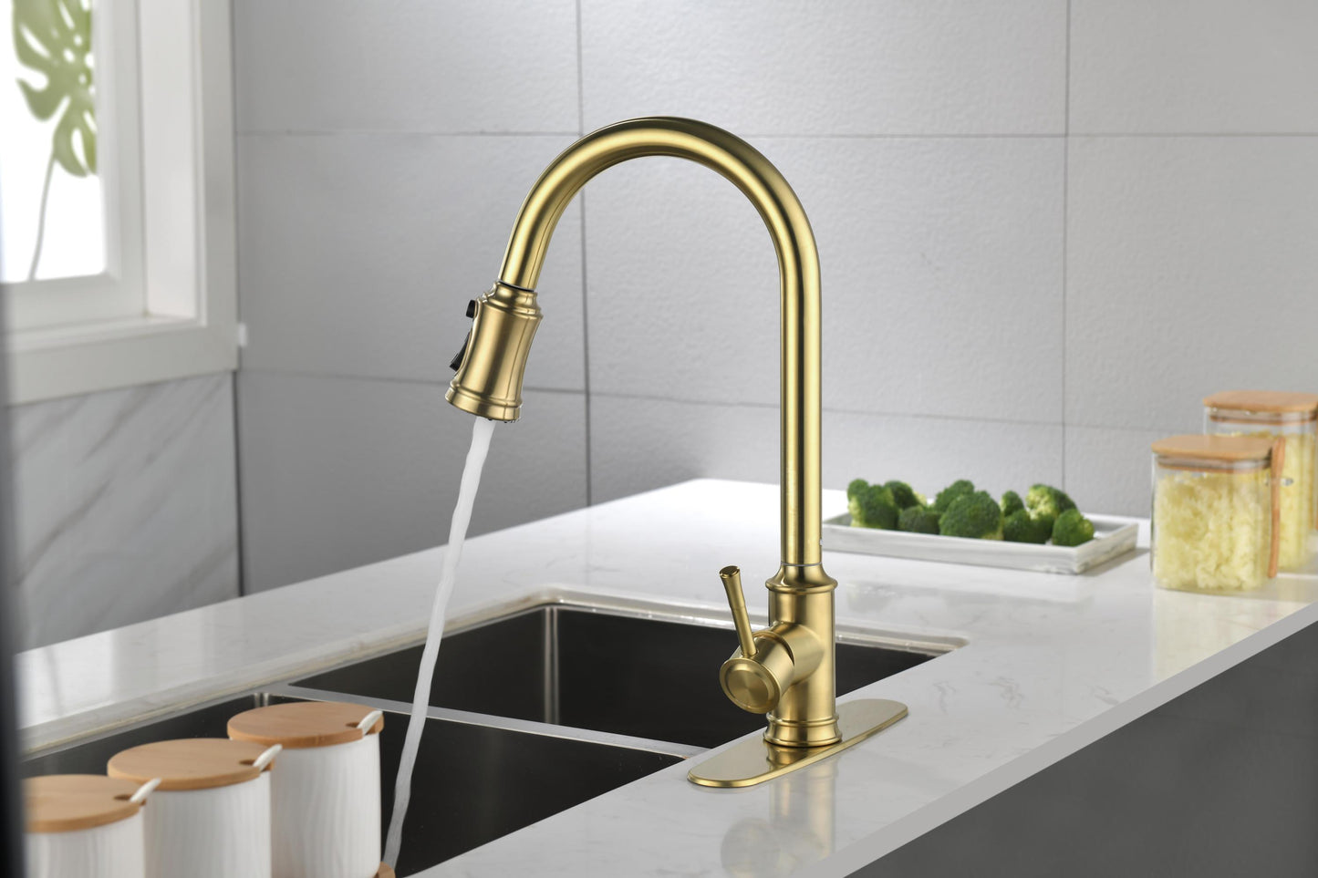 Single Handle High Arc Pull Out Kitchen Faucet,Single Level Stainless Steel Kitchen Sink Faucets with Pull Down Sprayer