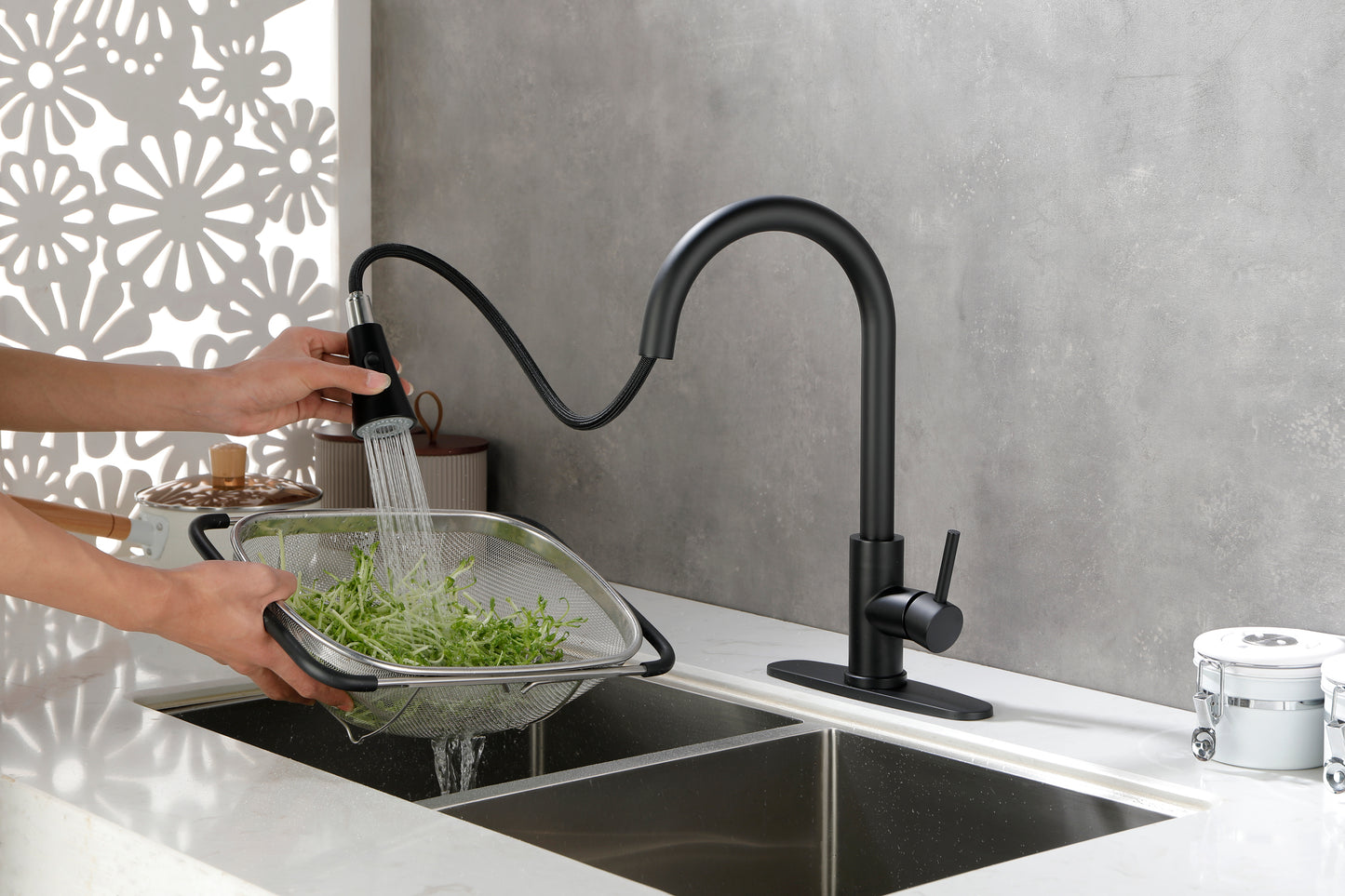 Kitchen Faucet with Pull Out Spraye