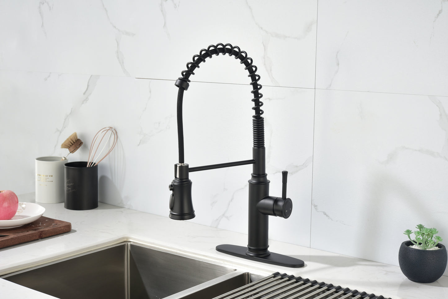 Kitchen Faucet with Pull Down Sprayer