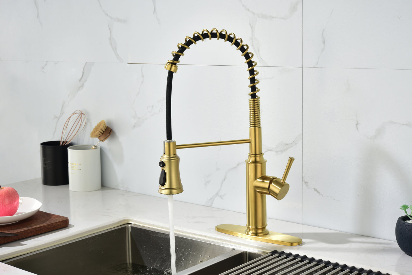 Kitchen Faucet with Pull Down Sprayer