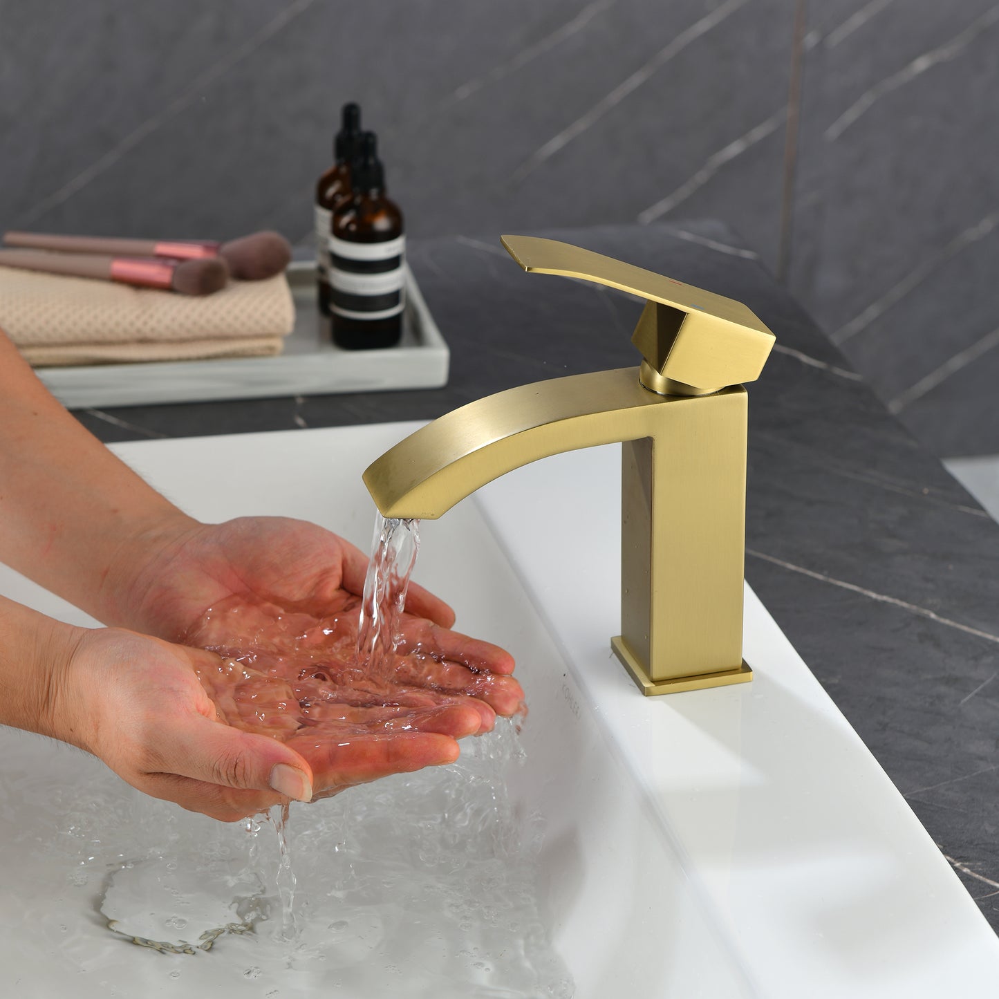 Modern Oasis Single Hole Bathroom Faucet