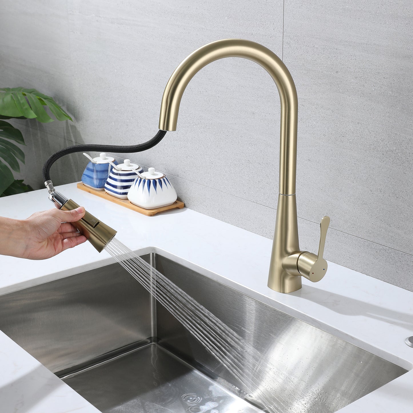 Kitchen Faucet with Pull Down Sprayer Brushed Gold, High Arc Single Handle Kitchen Sink Faucet , Commercial Modern Stainless Steel Kitchen Faucets