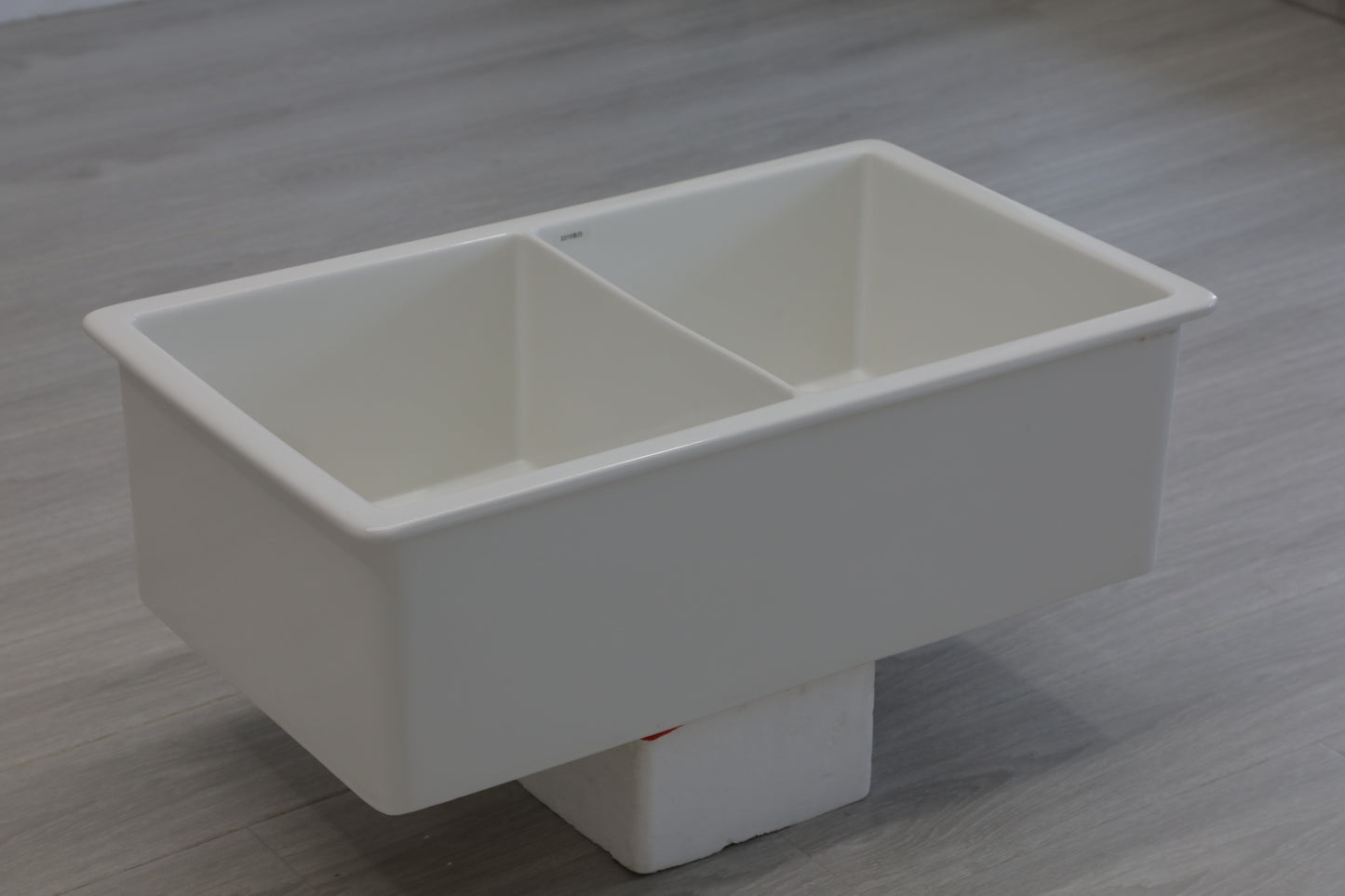 Versatile 32-Inch White Ceramic Double Bowl Kitchen Sink