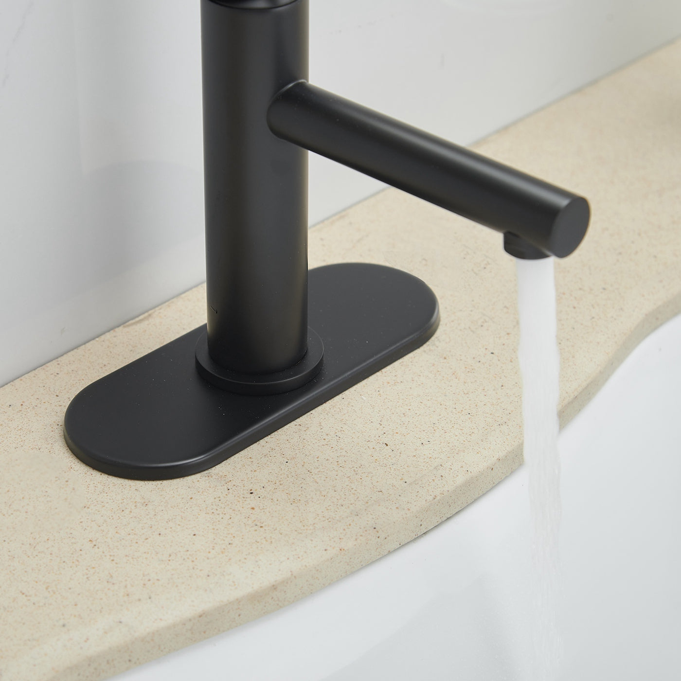 Matte Black Single-Handle Bathroom Faucet with Single Hole