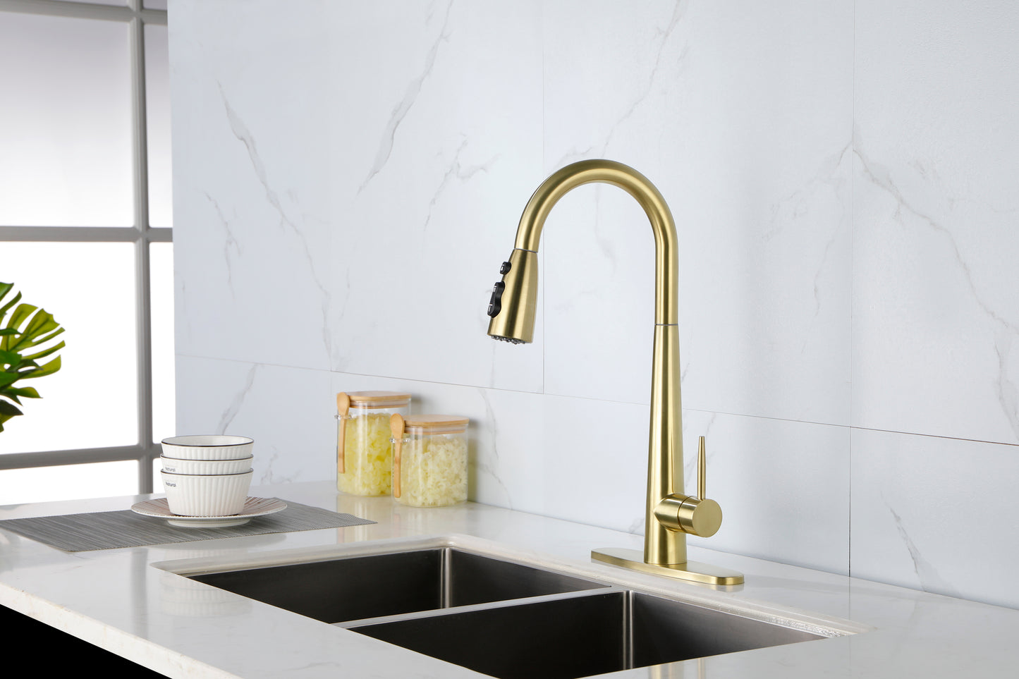 Gold Kitchen Faucets with Pull Down Sprayer, Kitchen Sink Faucet with Pull Out Sprayer, Fingerprint Resistant, Single Hole Deck Mount, Single Handle Copper Kitchen Faucet,