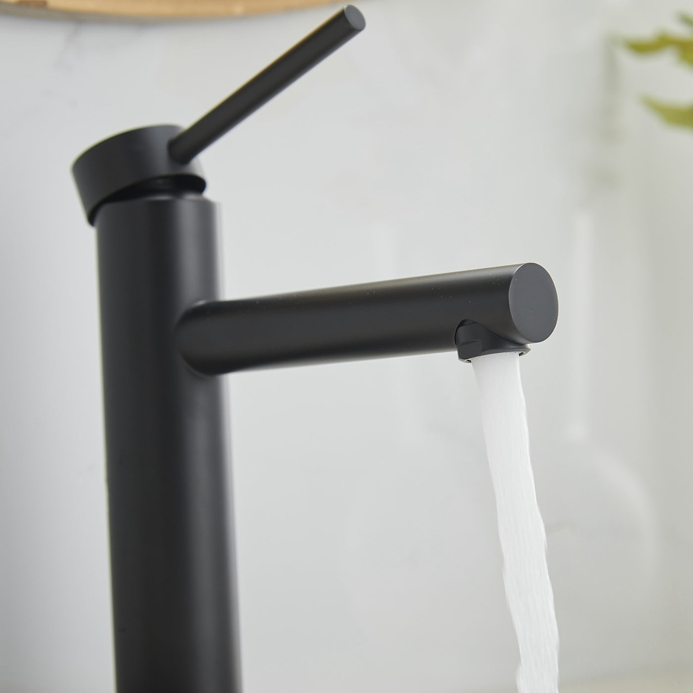 Matte Black Single-Handle Bathroom Faucet with Single Hole