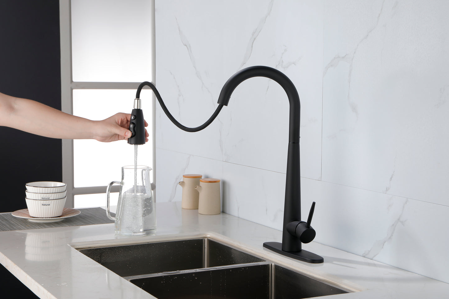 Black Kitchen Faucets with Pull Down Sprayer, Kitchen Sink Faucet with Pull Out Sprayer, Fingerprint Resistant, Single Hole Deck Mount, Single Handle Copper Kitchen Faucet, Matte Black