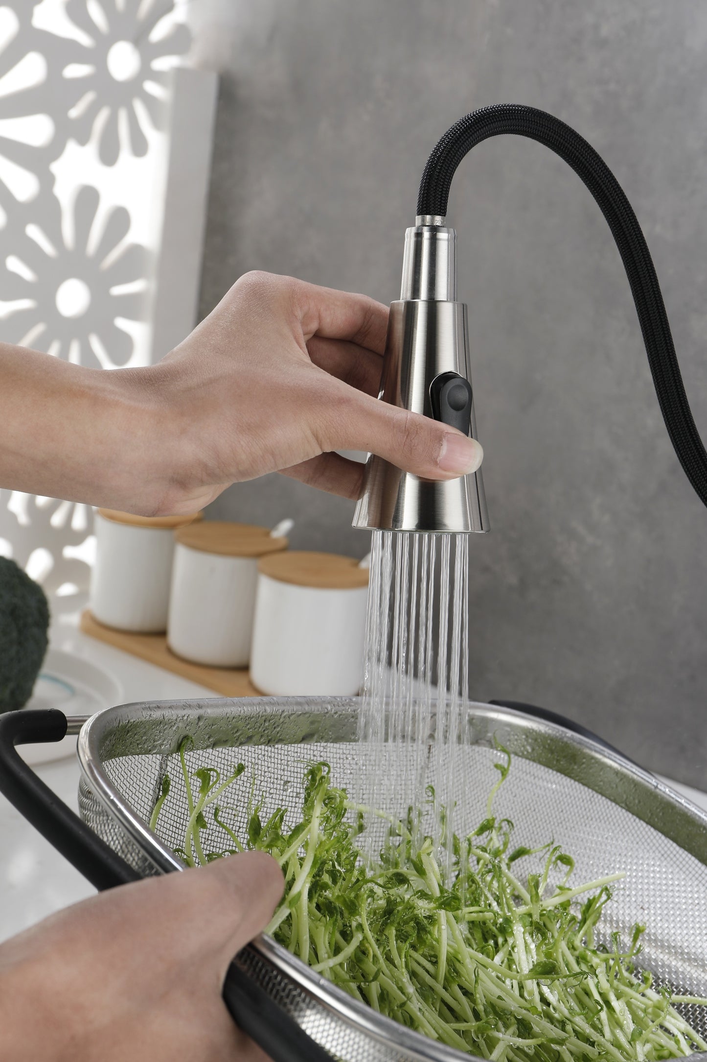 Kitchen Faucet with Pull Out Spraye