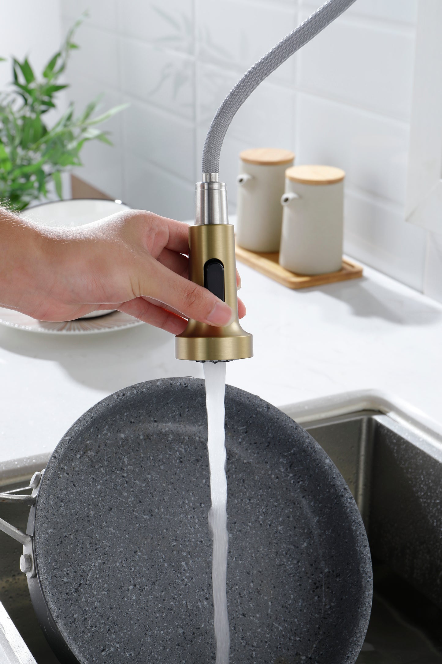 Kitchen Faucet with Pull Out Spraye