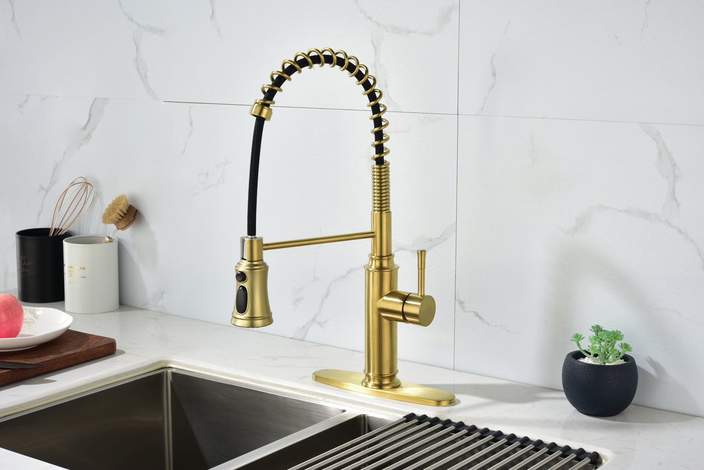 Kitchen Faucet with Pull Down Sprayer