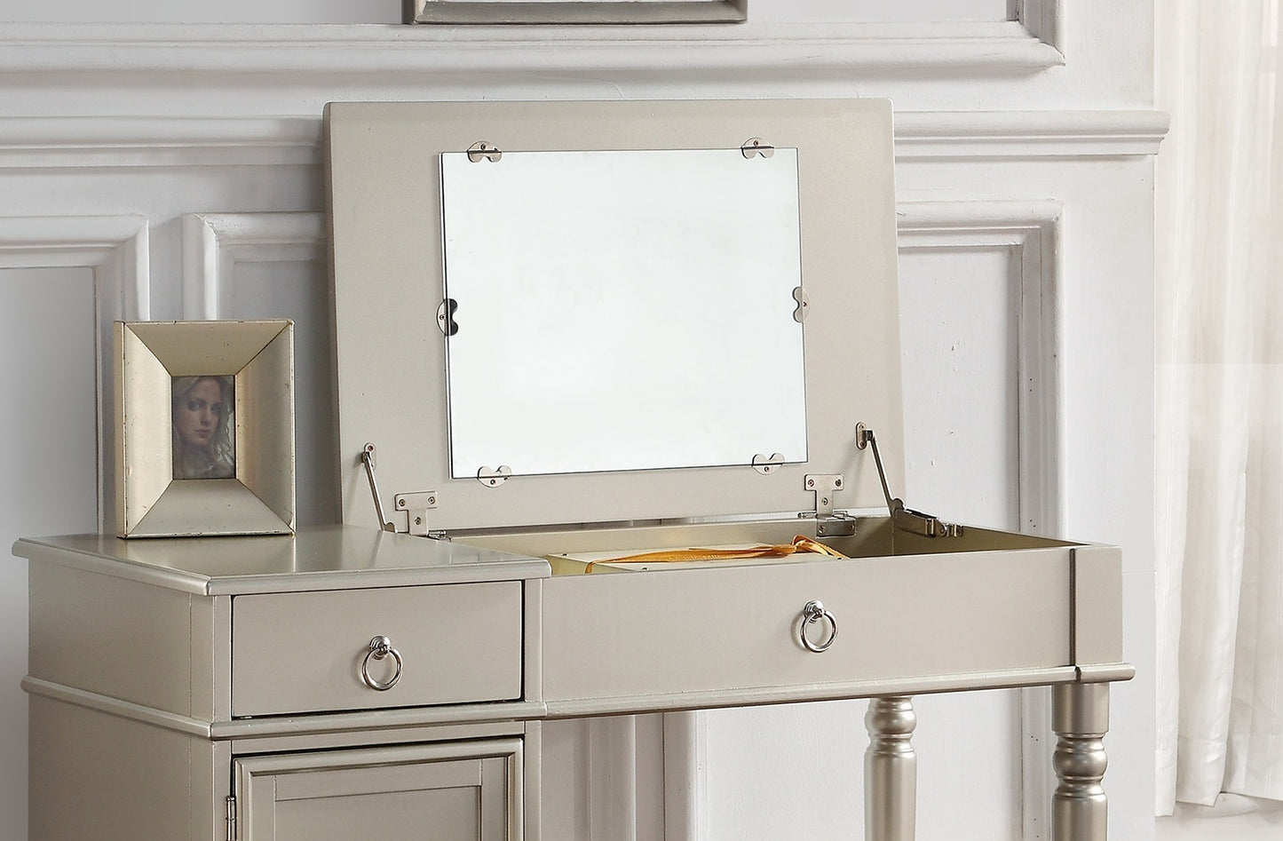 Bedroom Vanity Set w Stool Open Up Mirror Storage Space Drawers Rubber wood Ring Pull Handles Silver Color Vanity