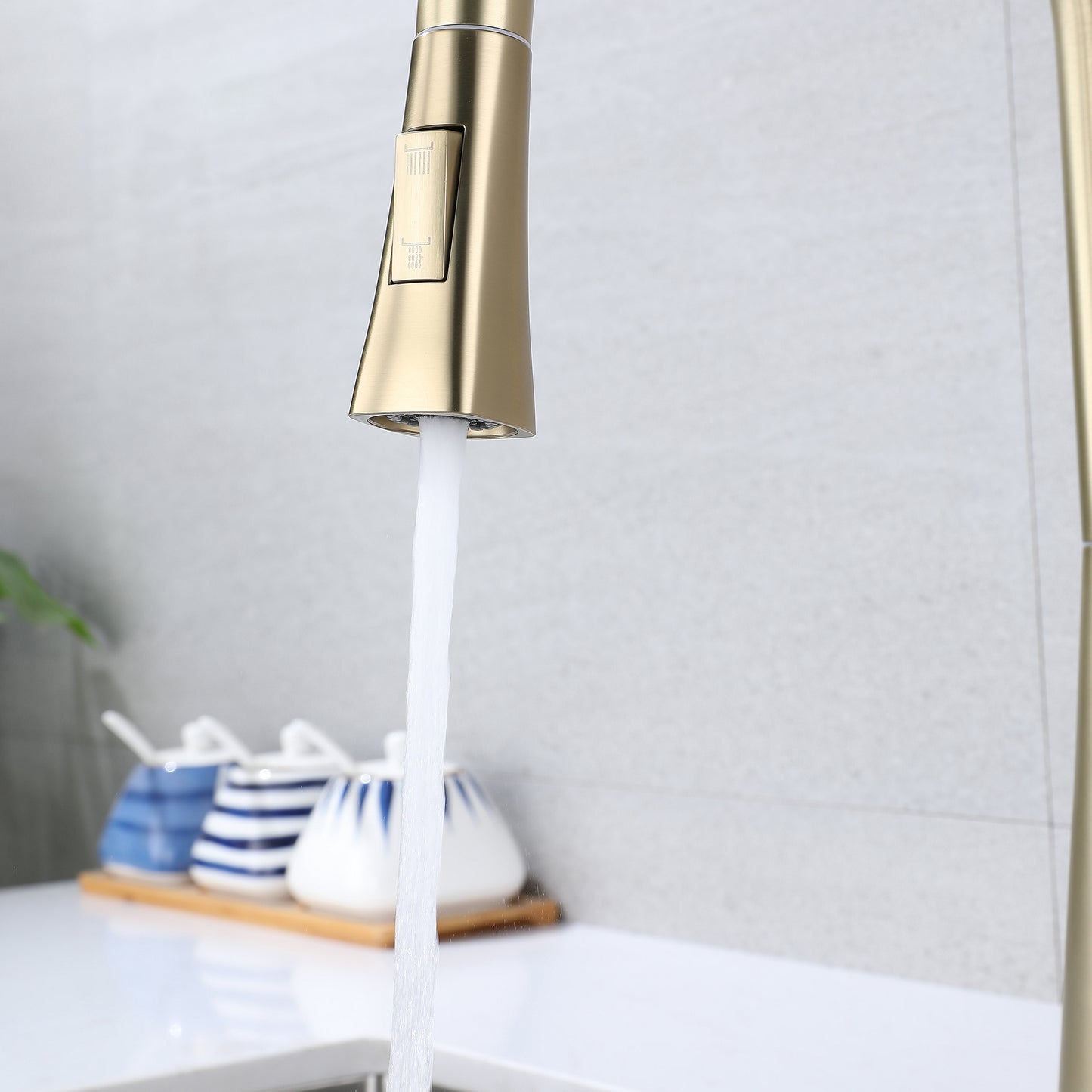 Kitchen Faucet with Pull Down Sprayer Brushed Gold, High Arc Single Handle Kitchen Sink Faucet , Commercial Modern Stainless Steel Kitchen Faucets