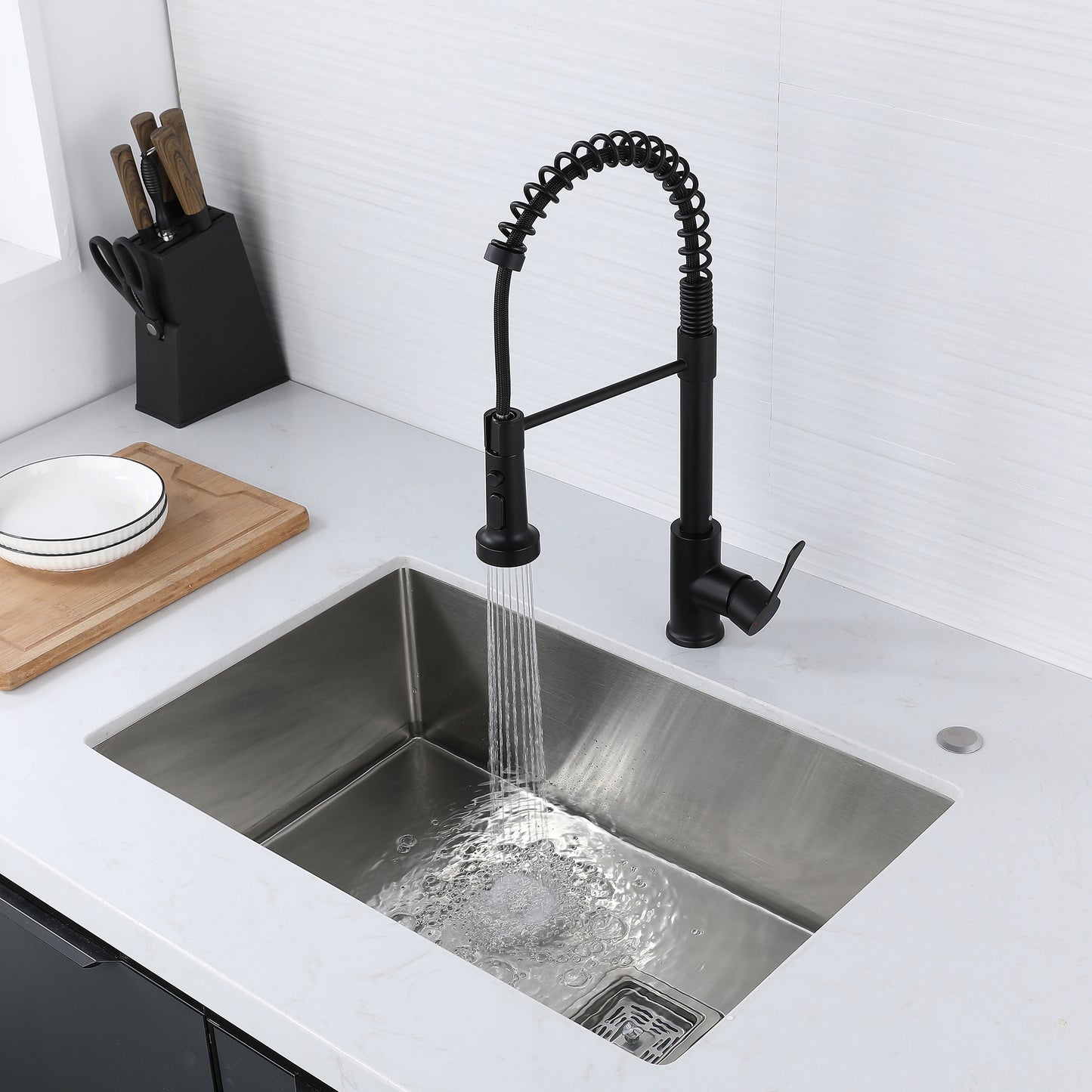 Kitchen Faucet with Pull Down Sprayer Matte Black, High Arc Single Handle Kitchen Sink Faucet , Commercial Modern Stainless Steel Kitchen Faucets