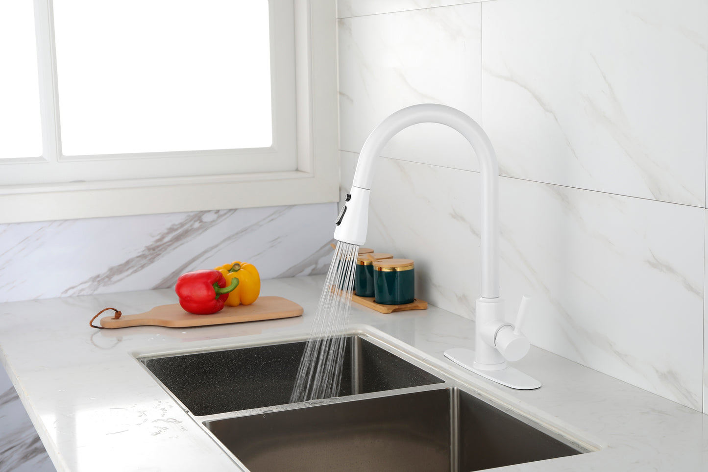 Kitchen Faucet with Pull Out Spraye