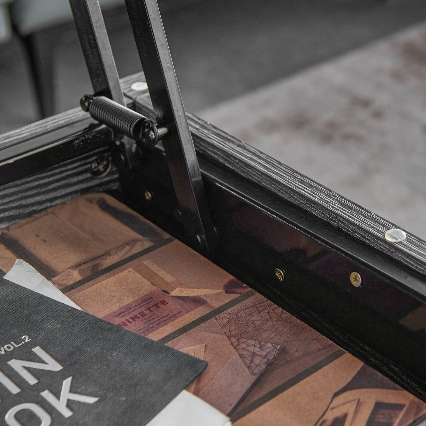 MDF Lift-Top Coffee Table in Dark Grey Oak Finish with Storage - Versatile Living Room Addition