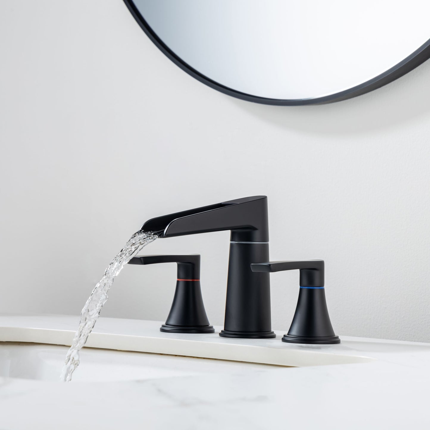 Elegant Matte Black 2-Handle Bathroom Faucet with Waterfall Design