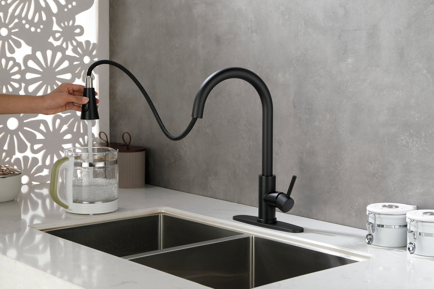 Kitchen Faucet with Pull Out Spraye