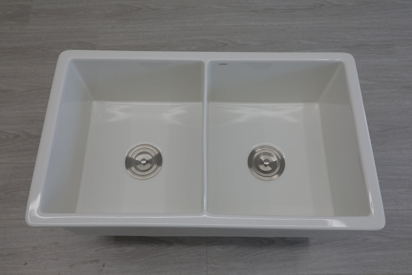 Versatile 32-Inch White Ceramic Double Bowl Kitchen Sink