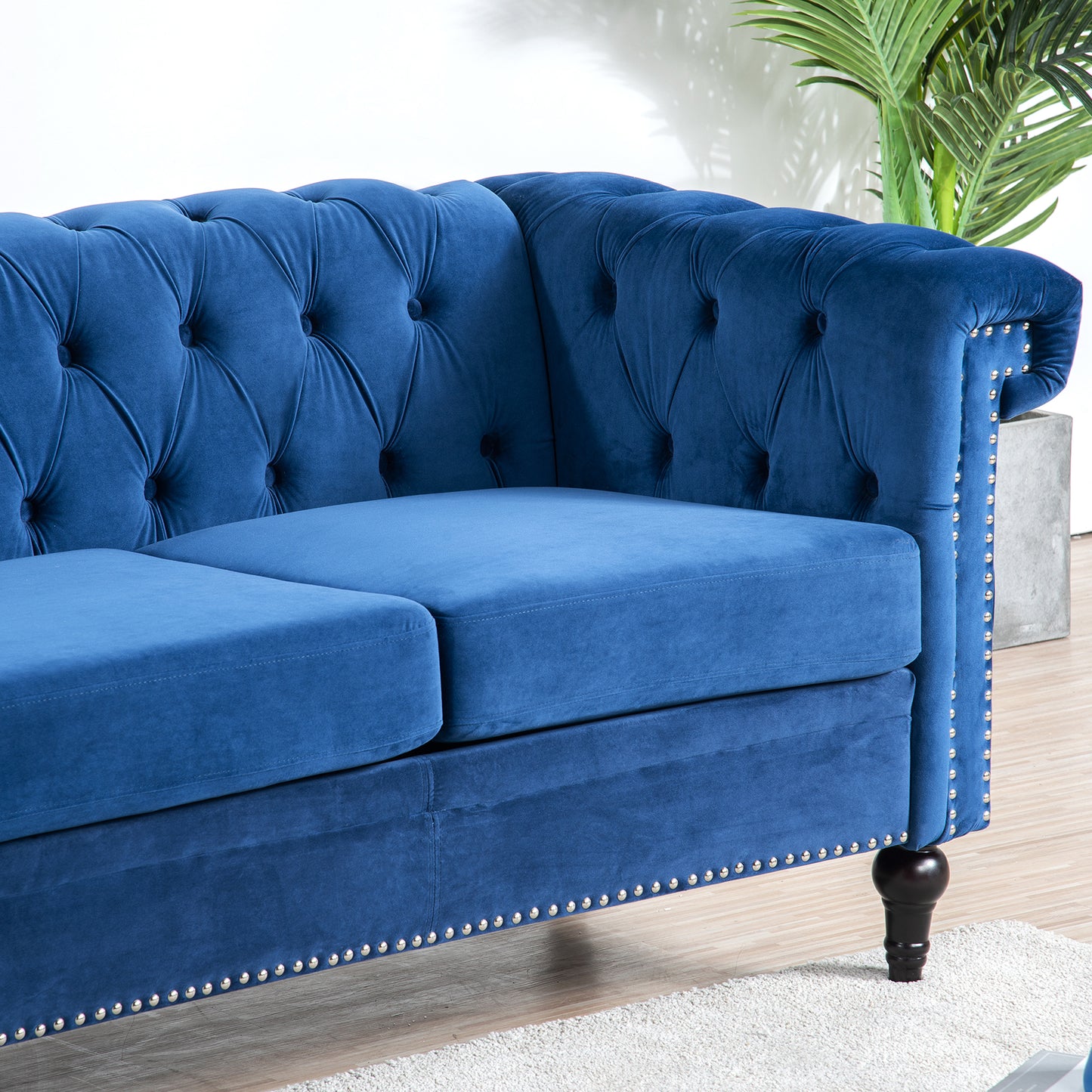 Classic 3-Seater Sofa with Removable Cushions and Traditional Square Arm