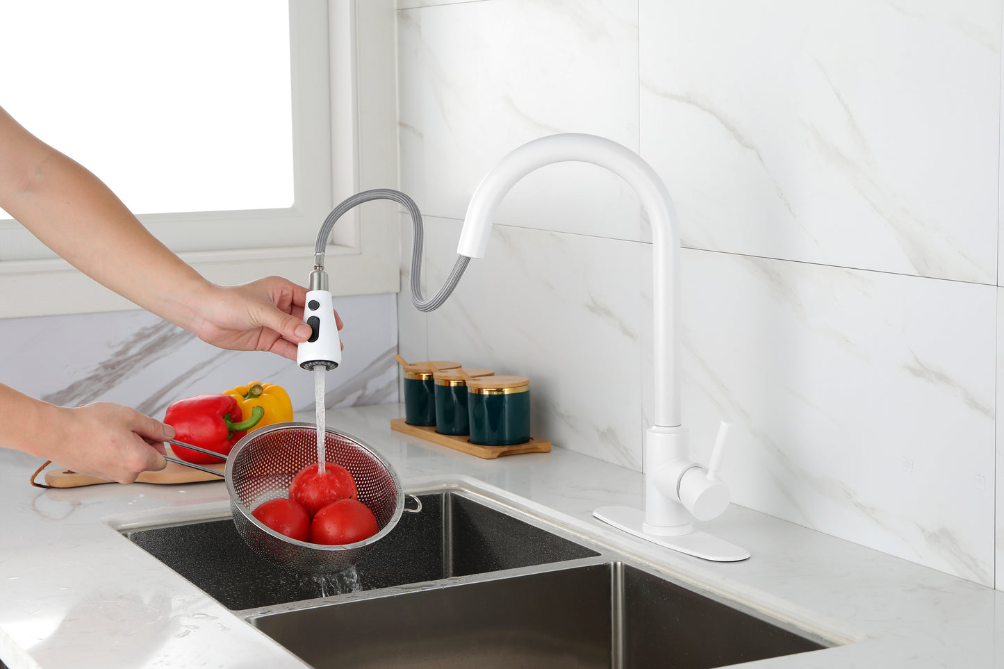 Kitchen Faucet with Pull Out Spraye