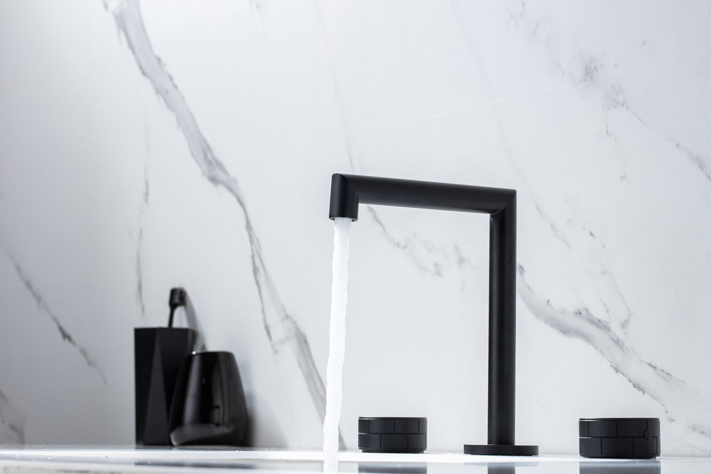 Modern Matte Black Bathroom Faucet