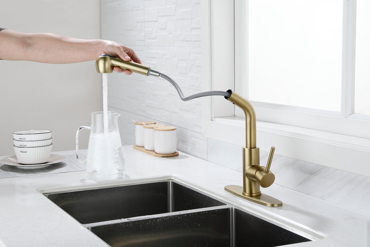 Utility Sink Faucets Single-Handle Pull-Out Laundry Faucet with Dual Spray Function in Stainless Spot Resistant  Gold