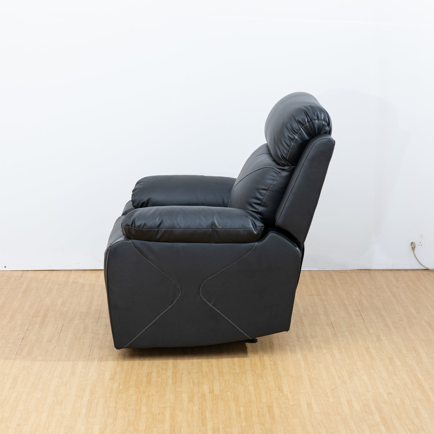 Elegant Black Leather Recliner Chair for Home Theater and Living Room