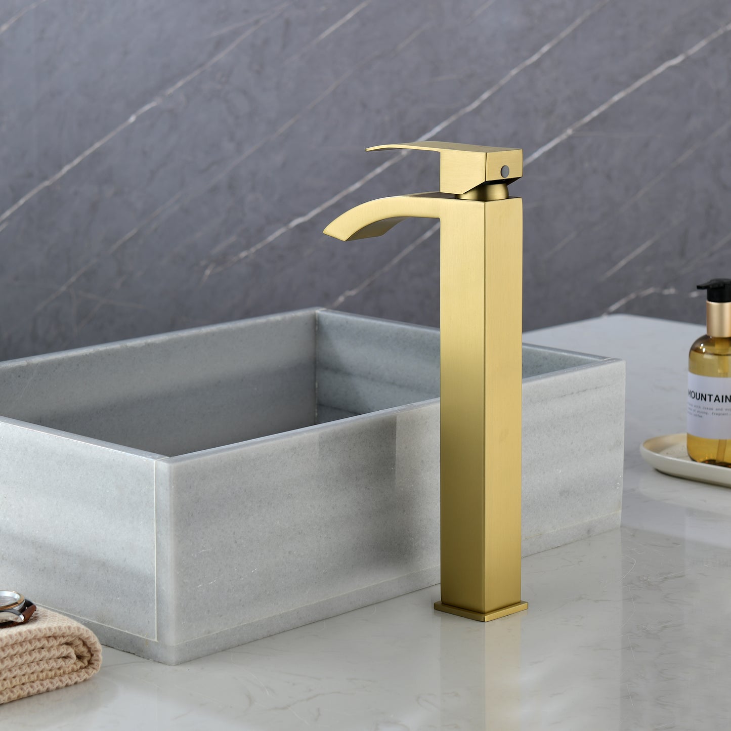 Elegant Brass Single Hole Bathroom Faucet