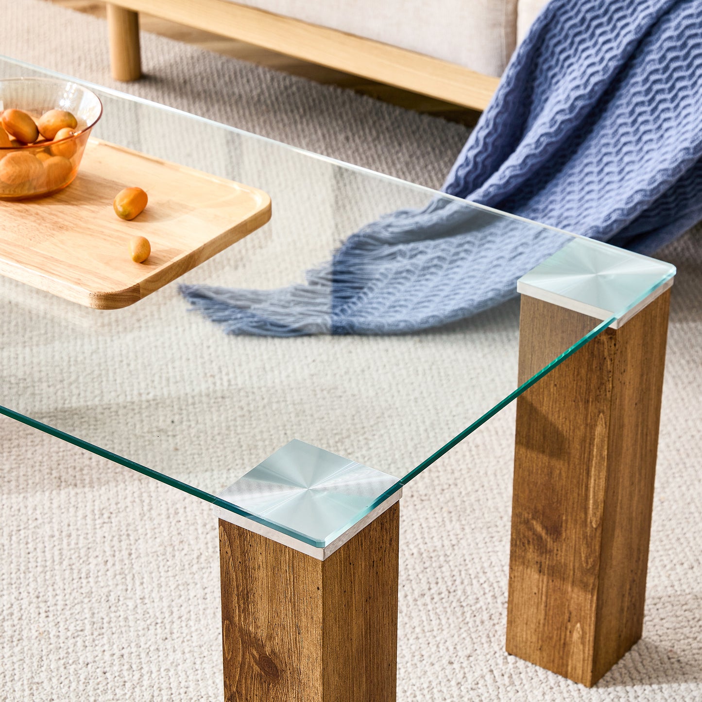 Elegant Glass Coffee Table with Durable MDF Legs - Stylish Combination of Sophistication and Strength