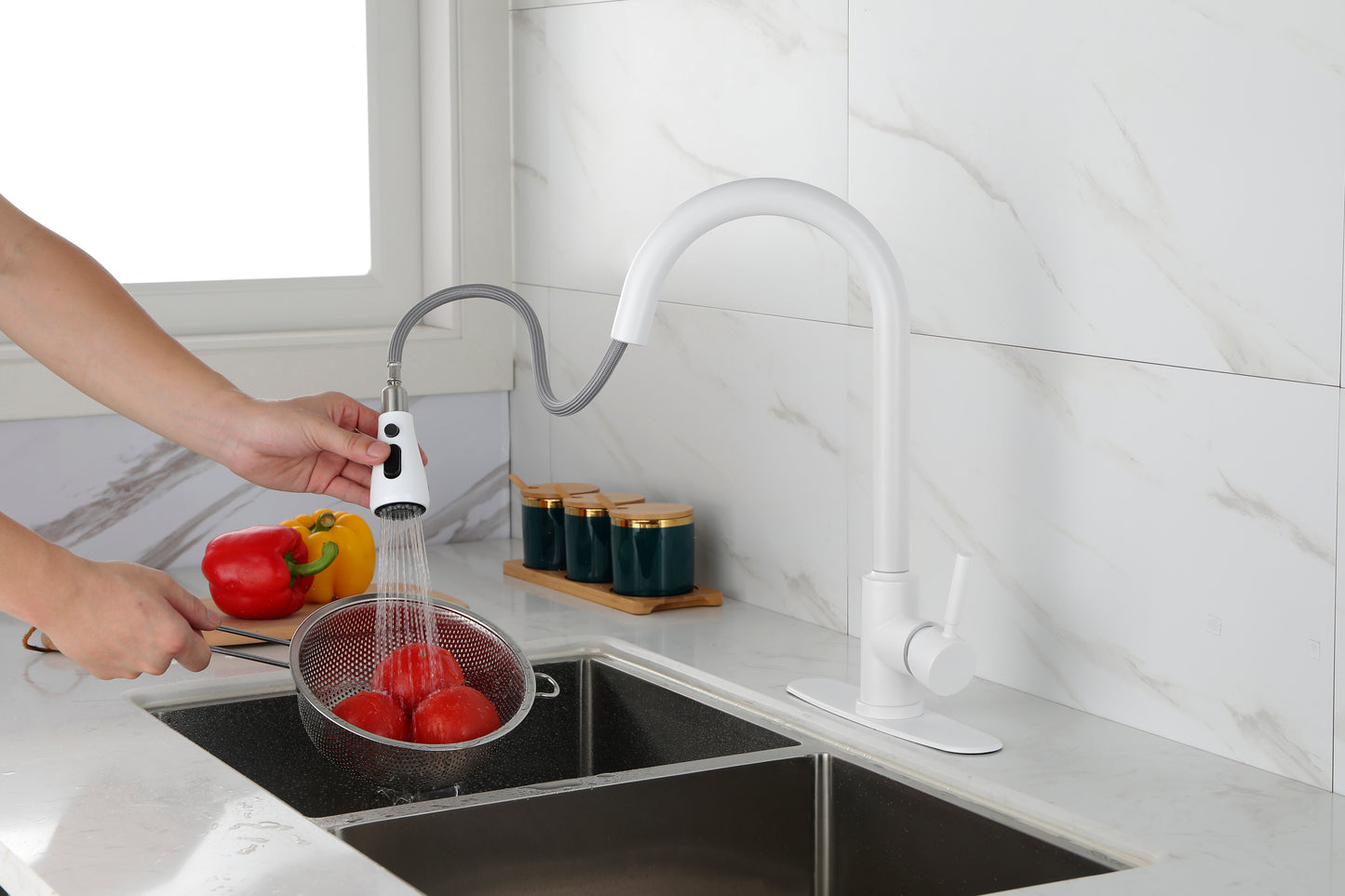 Kitchen Faucet with Pull Out Spraye