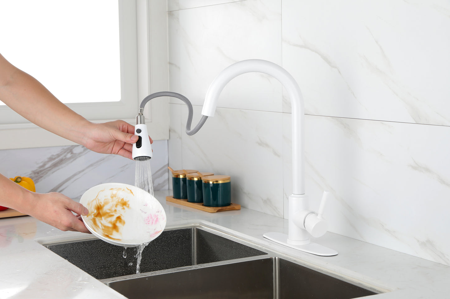 Kitchen Faucet with Pull Out Spraye