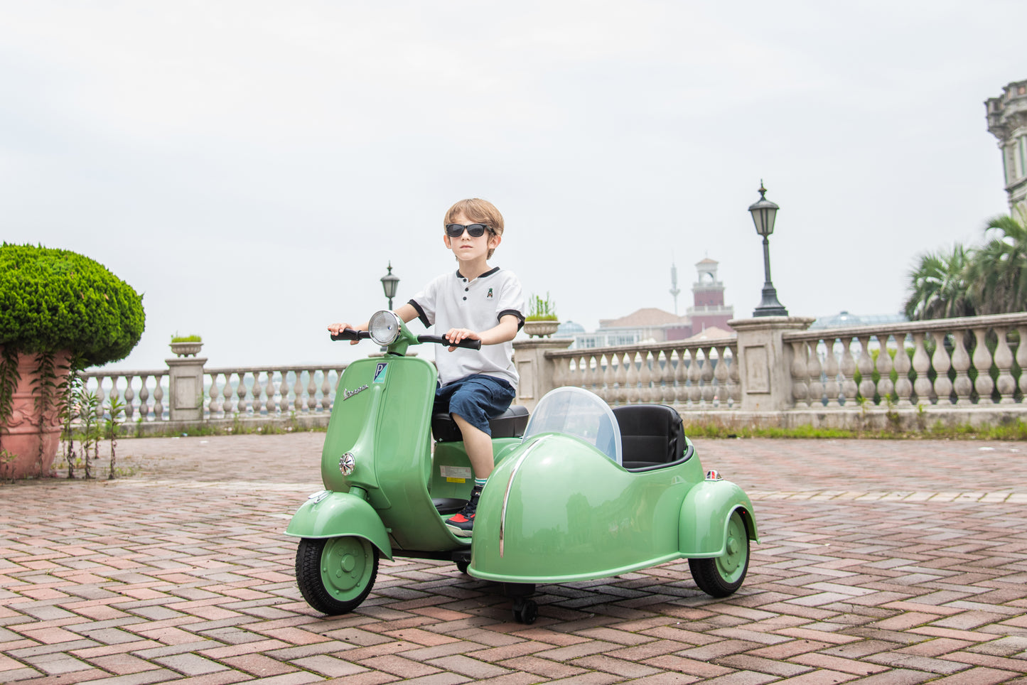 12V LICENSED Vespa Scooter Motorcycle with Side Car for kids, Green