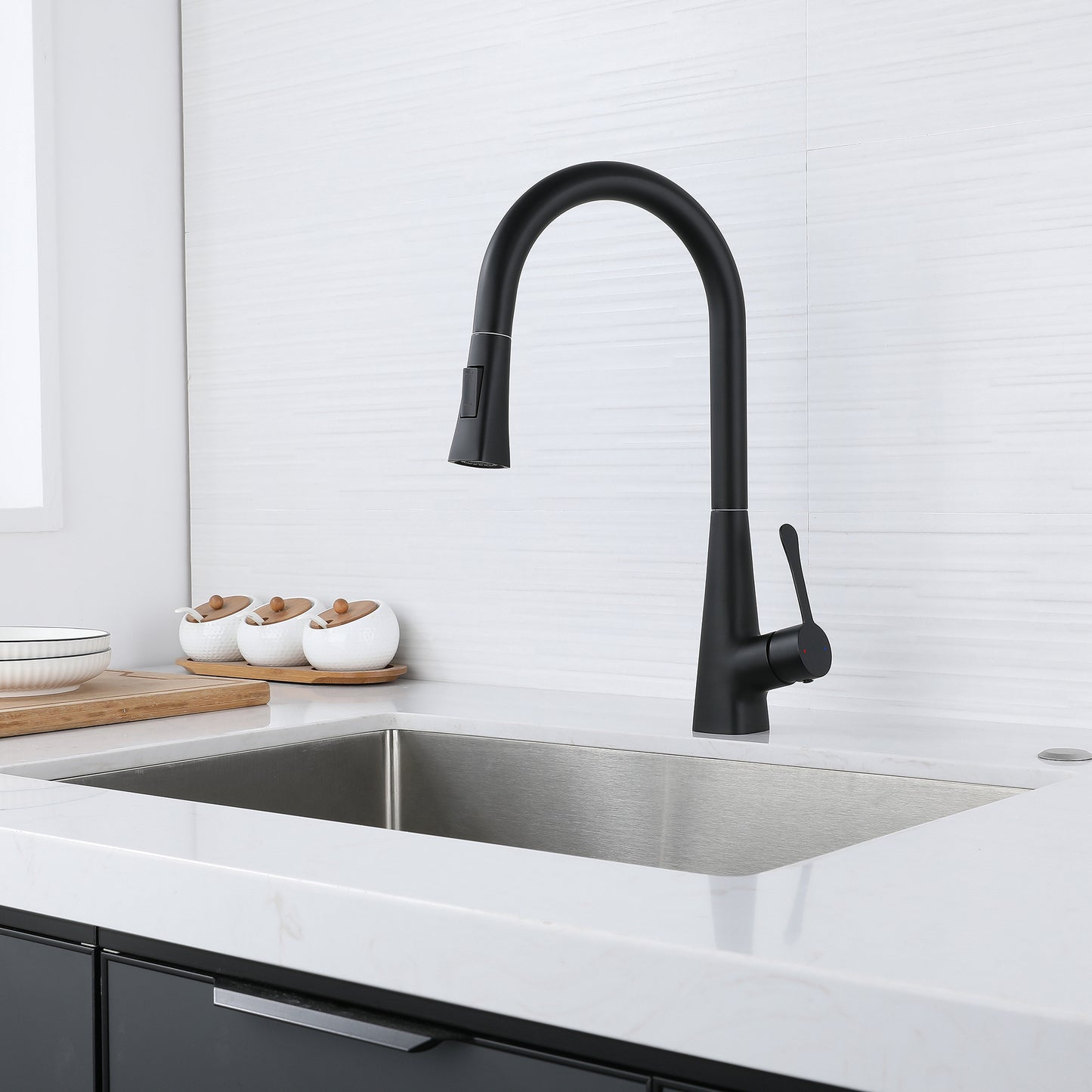 Kitchen Faucet with Pull Down Sprayer Matte Black, High Arc Single Handle Kitchen Sink Faucet , Commercial Modern Stainless Steel Kitchen Faucets