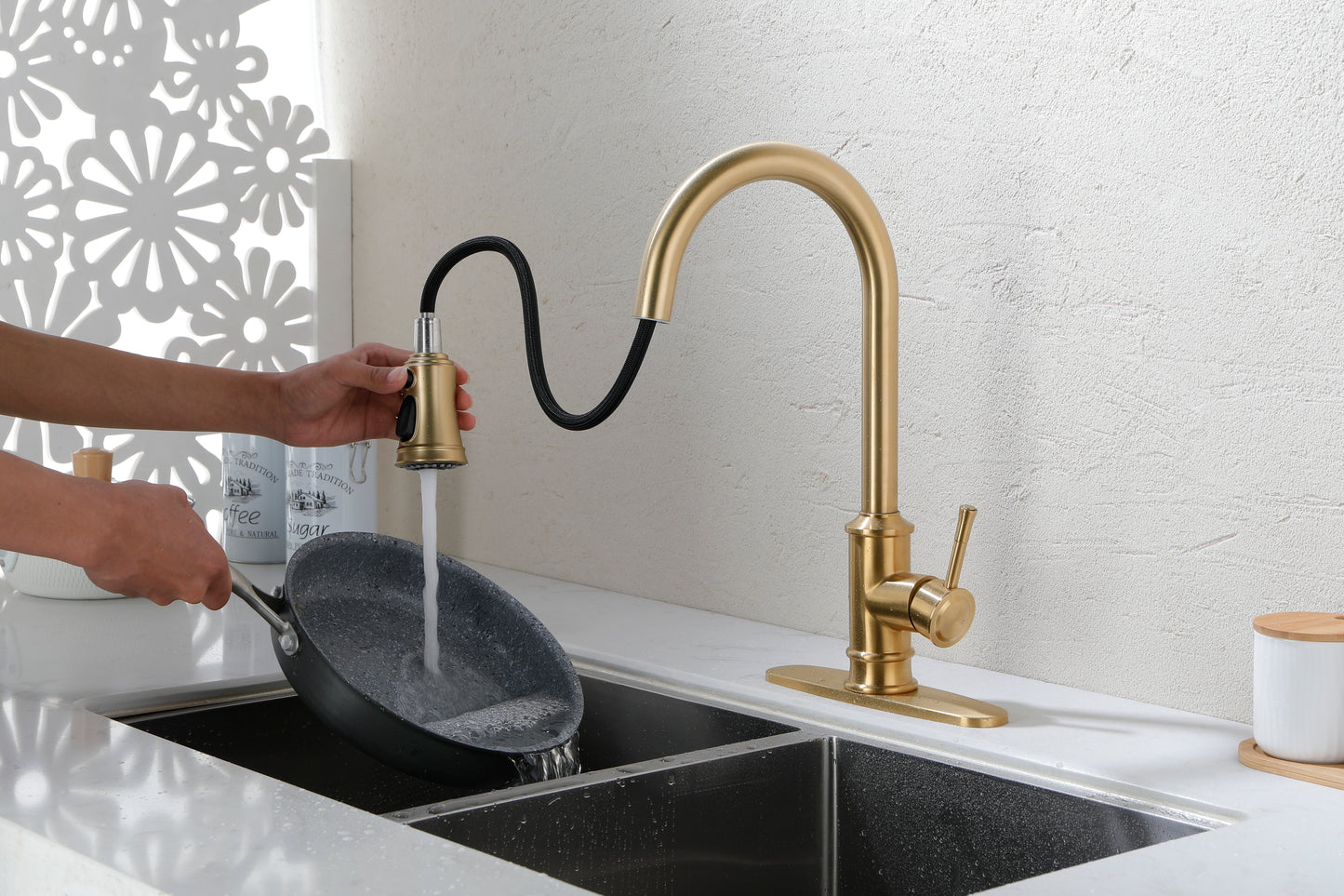 Kitchen Faucet with Pull Out Spraye