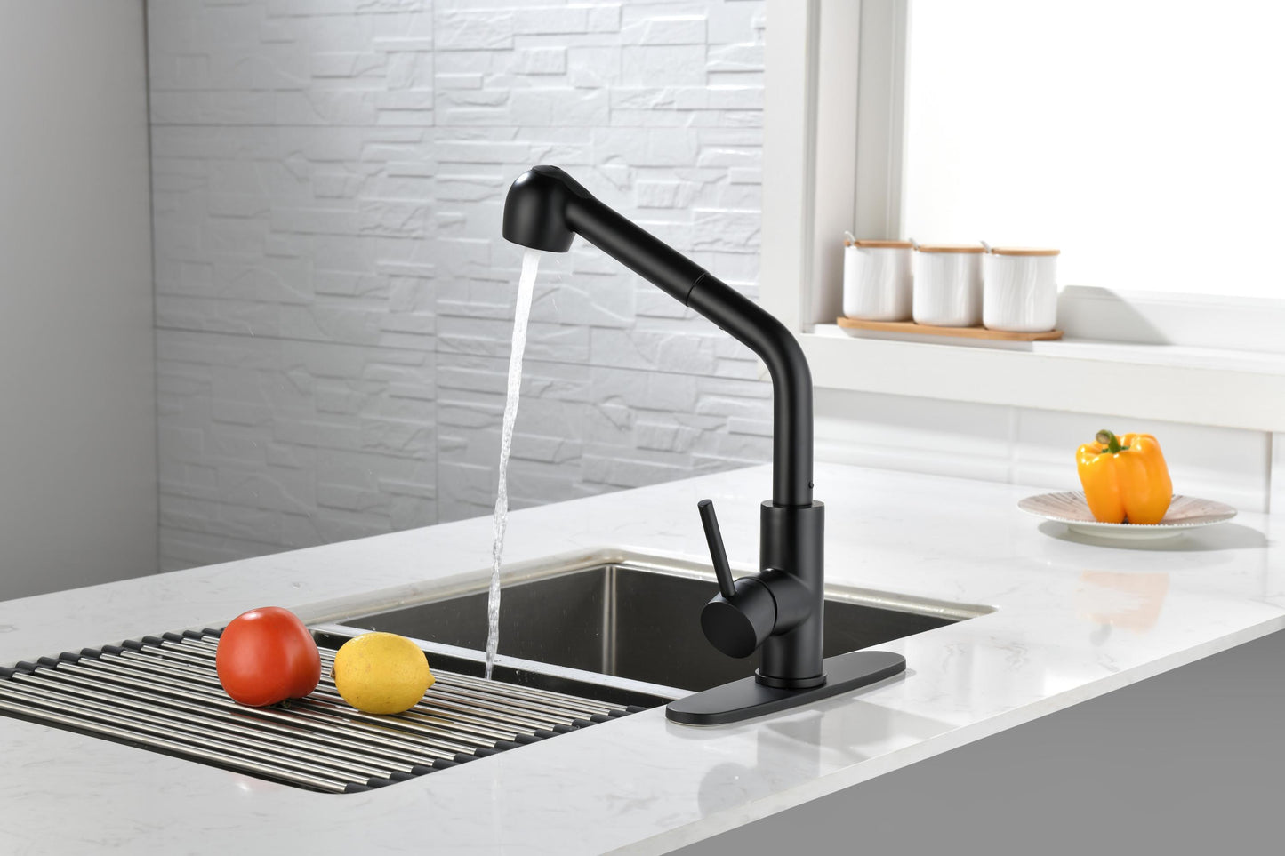 Matte Black Kitchen Faucets with Pull Down Sprayer, Single Handle Kitchen Sink Faucet with Pull Out Sprayer