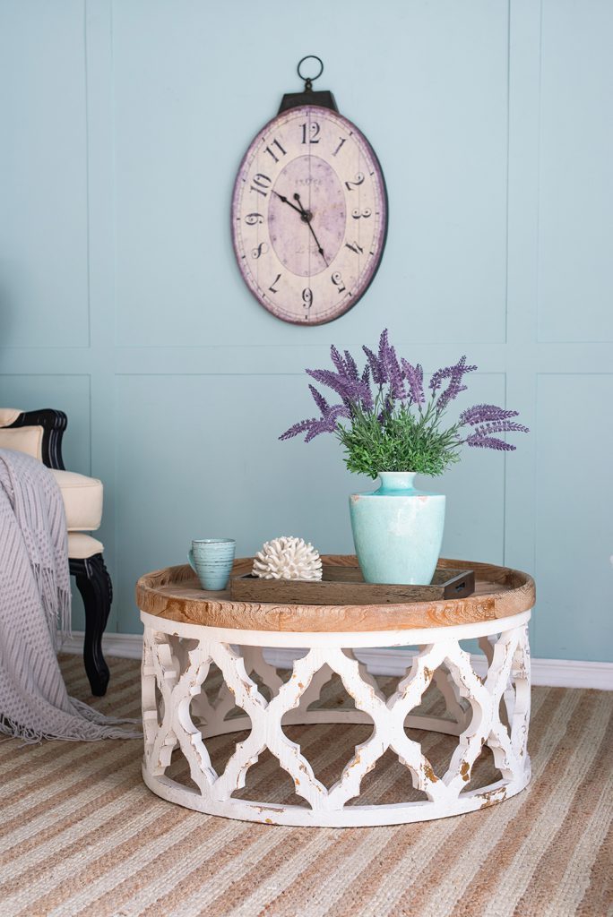 Elegant White Rustic Round Wooden Coffee Table - 31.9x31.9x15.7