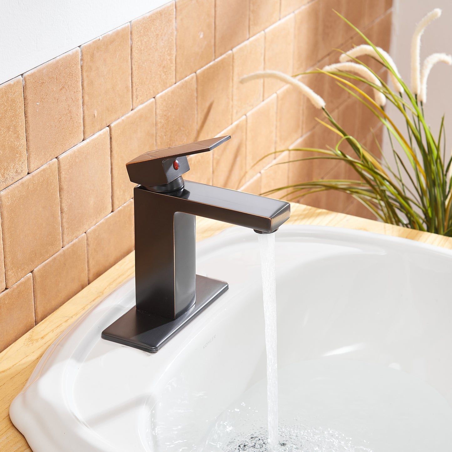 Classic Oil Rubbed Bronze Bathroom Faucet with Single Handle and Low-Arc Design