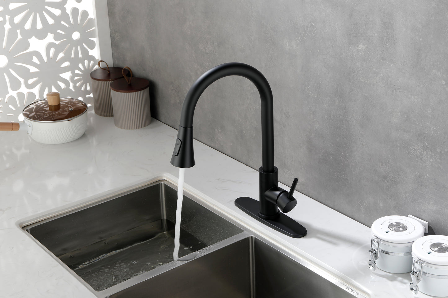 Kitchen Faucet with Pull Out Spraye