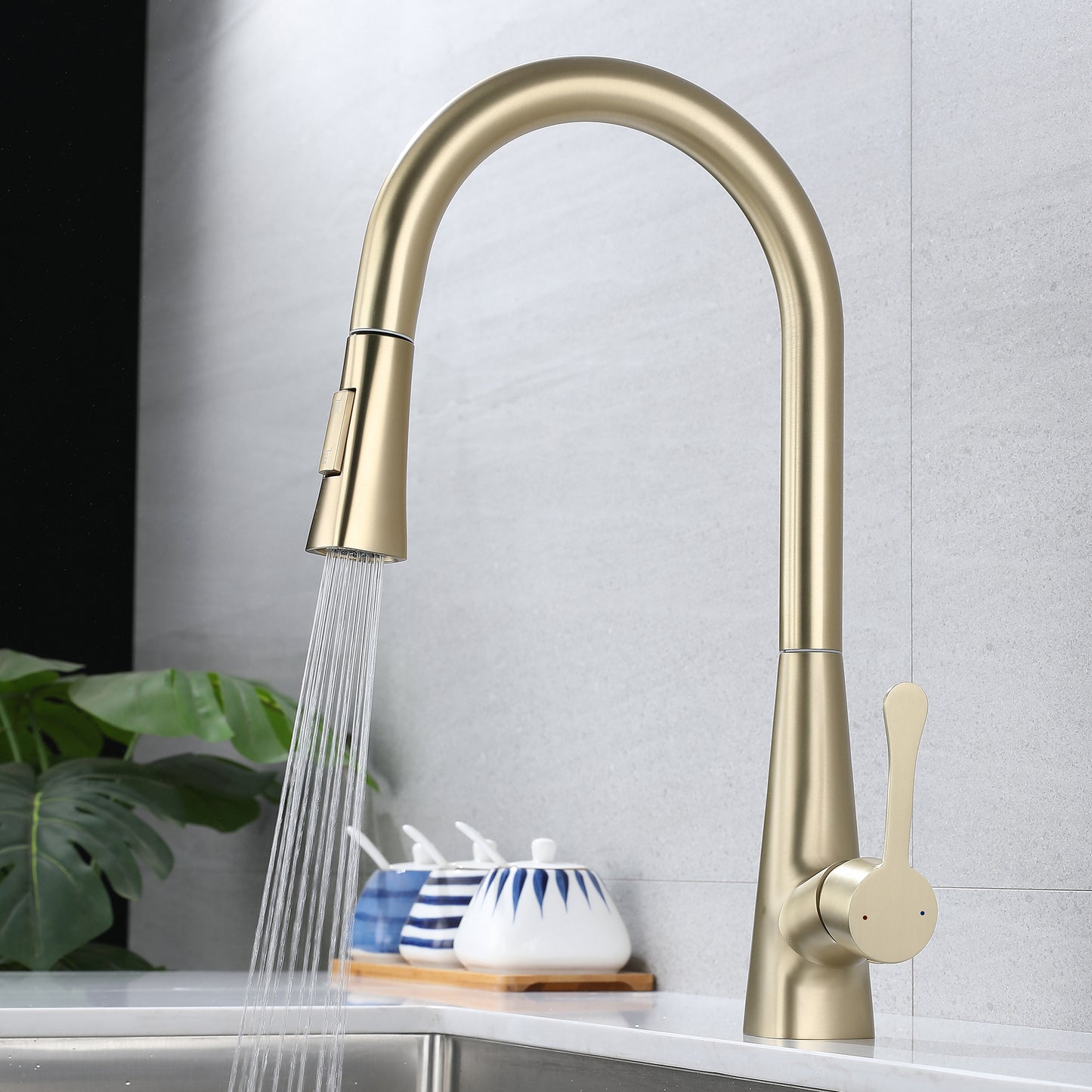 Kitchen Faucet with Pull Down Sprayer Brushed Gold, High Arc Single Handle Kitchen Sink Faucet , Commercial Modern Stainless Steel Kitchen Faucets